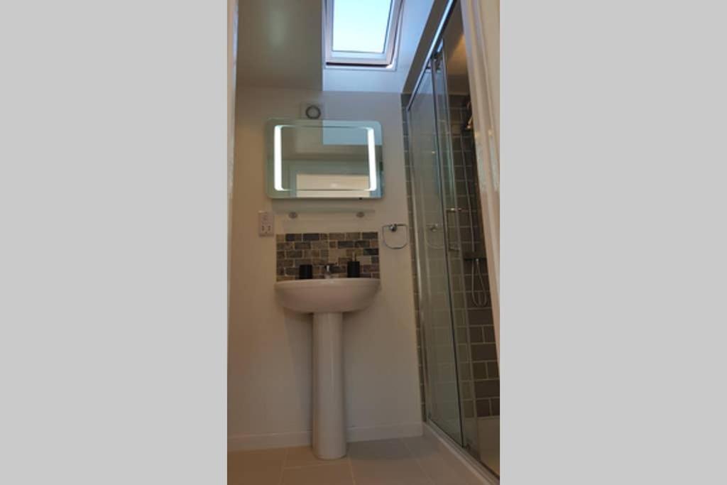 Villa Annex In Chippenham With Parking And Wifi Esterno foto